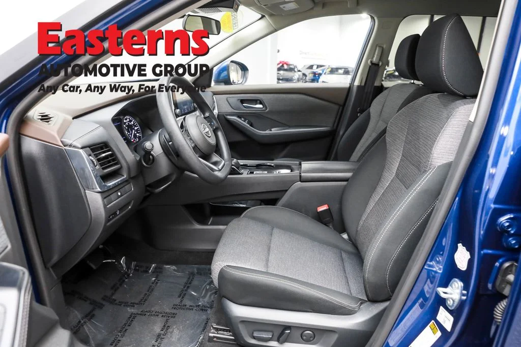Used 2023 Blue Nissan SV image 14