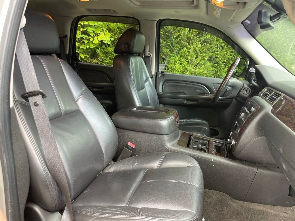 Used 2007 Silver Birch Metallic GMC Denali image 17