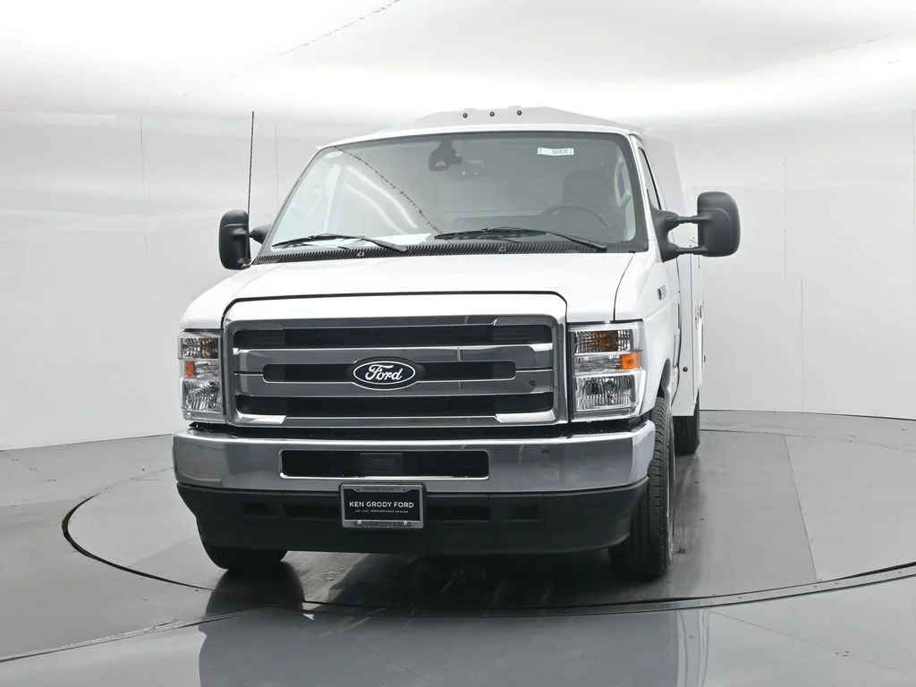 New 2026 White Ford Base image 90