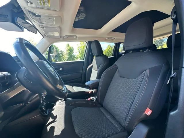 Used 2016 Jungle Green Jeep Latitude image 14