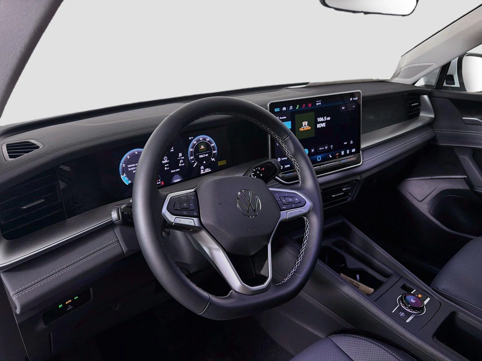 New 2026 Pure White Volkswagen SE image 9