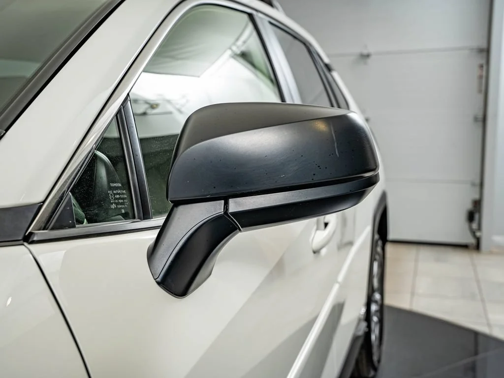 Used 2025 Ice Toyota LE image 9