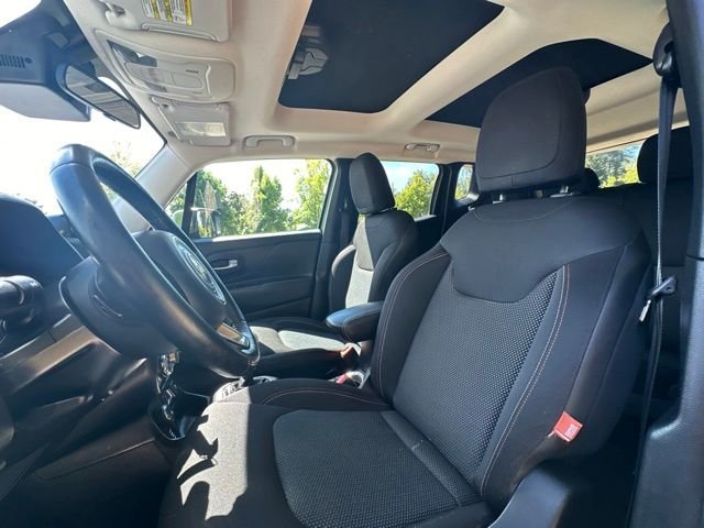 Used 2016 Jungle Green Jeep Latitude image 14