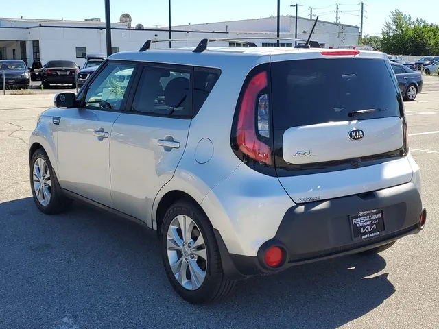 Used 2014 Silver Kia Plus image 4