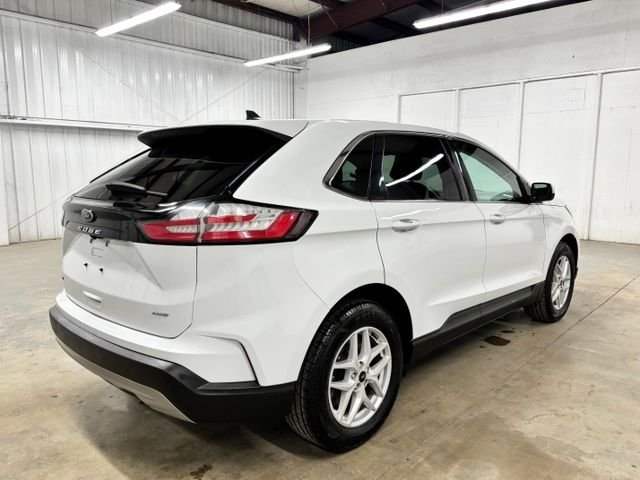Used 2024 White Ford SEL image 7