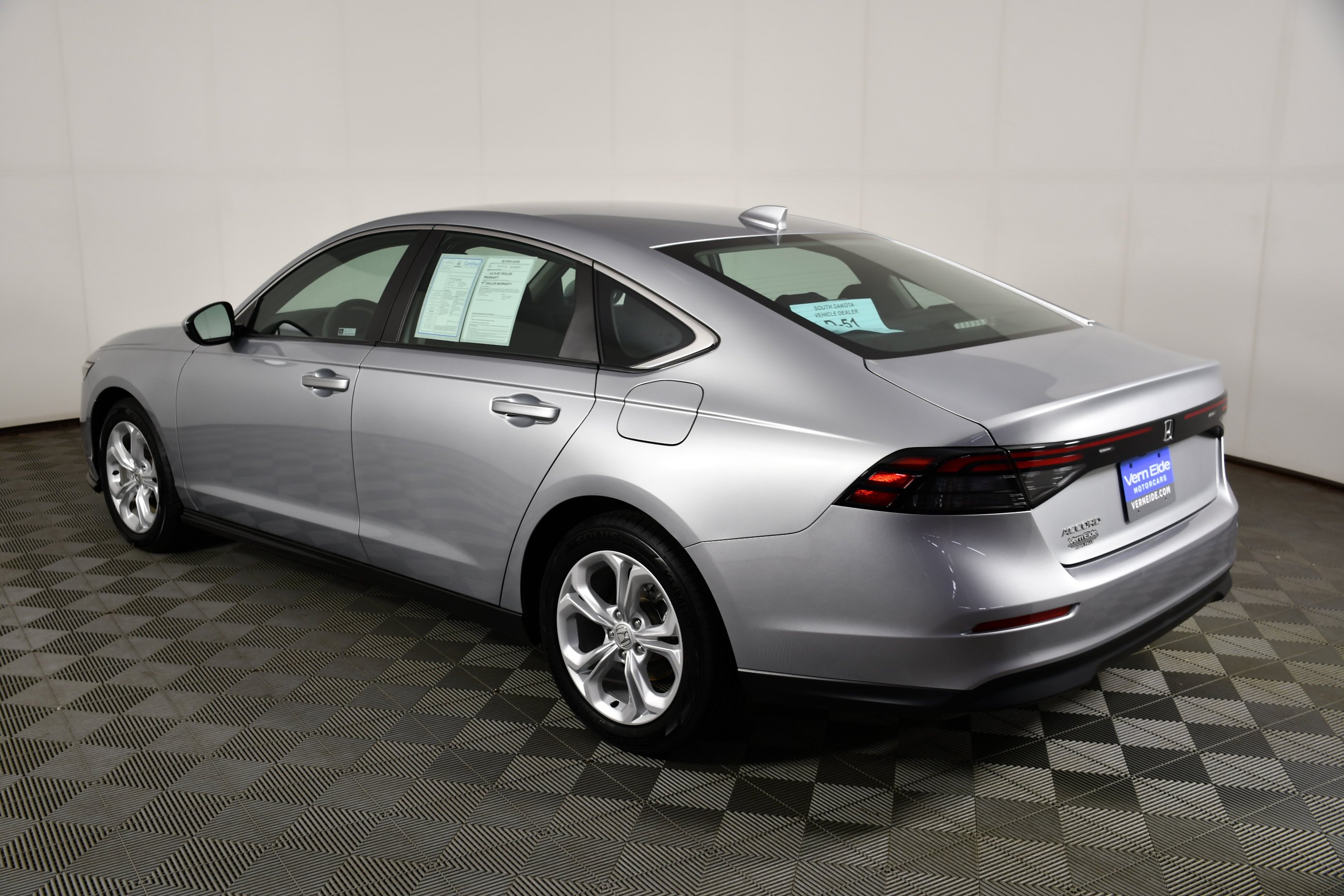 Certified Used 2024 Solar Silver Metallic Honda LX image 8
