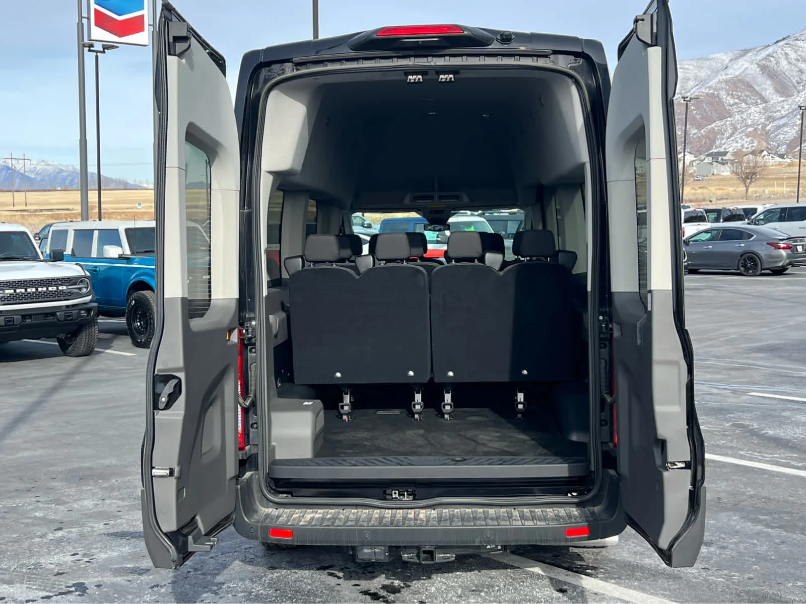 2024 Ford Transit Passenger Van XLT - Photo 23