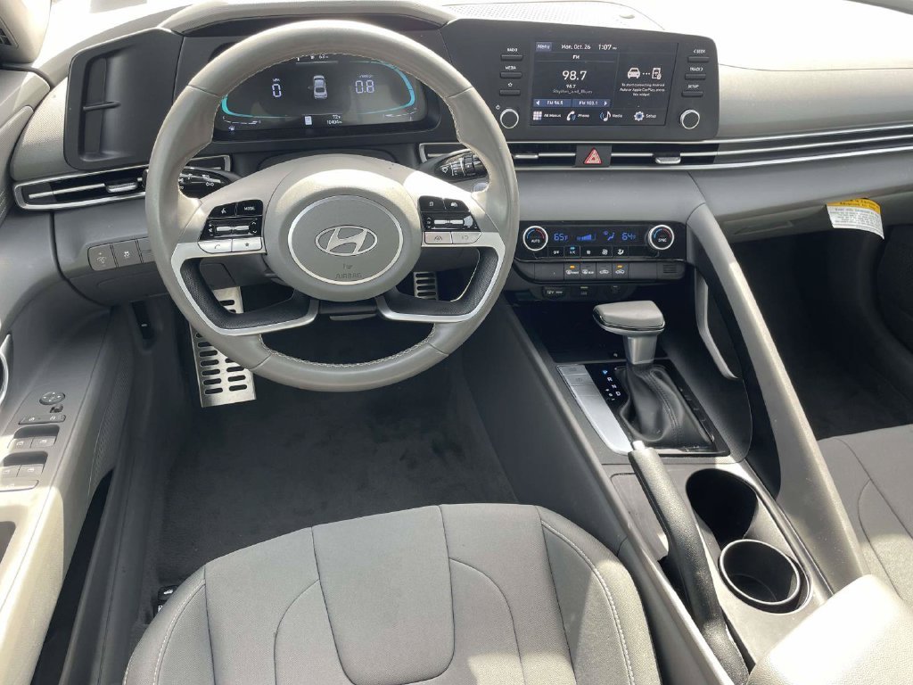 Certified Used 2025 White Hyundai SEL Sport image 3