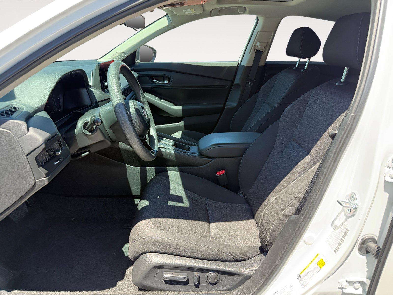 Used 2025 Dlr Honda SE image 10