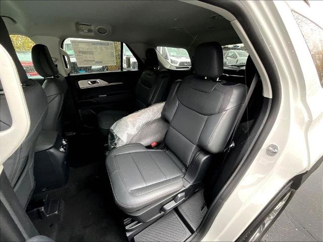 New 2026 Star White Metallic Tri-Coat Ford Active image 24