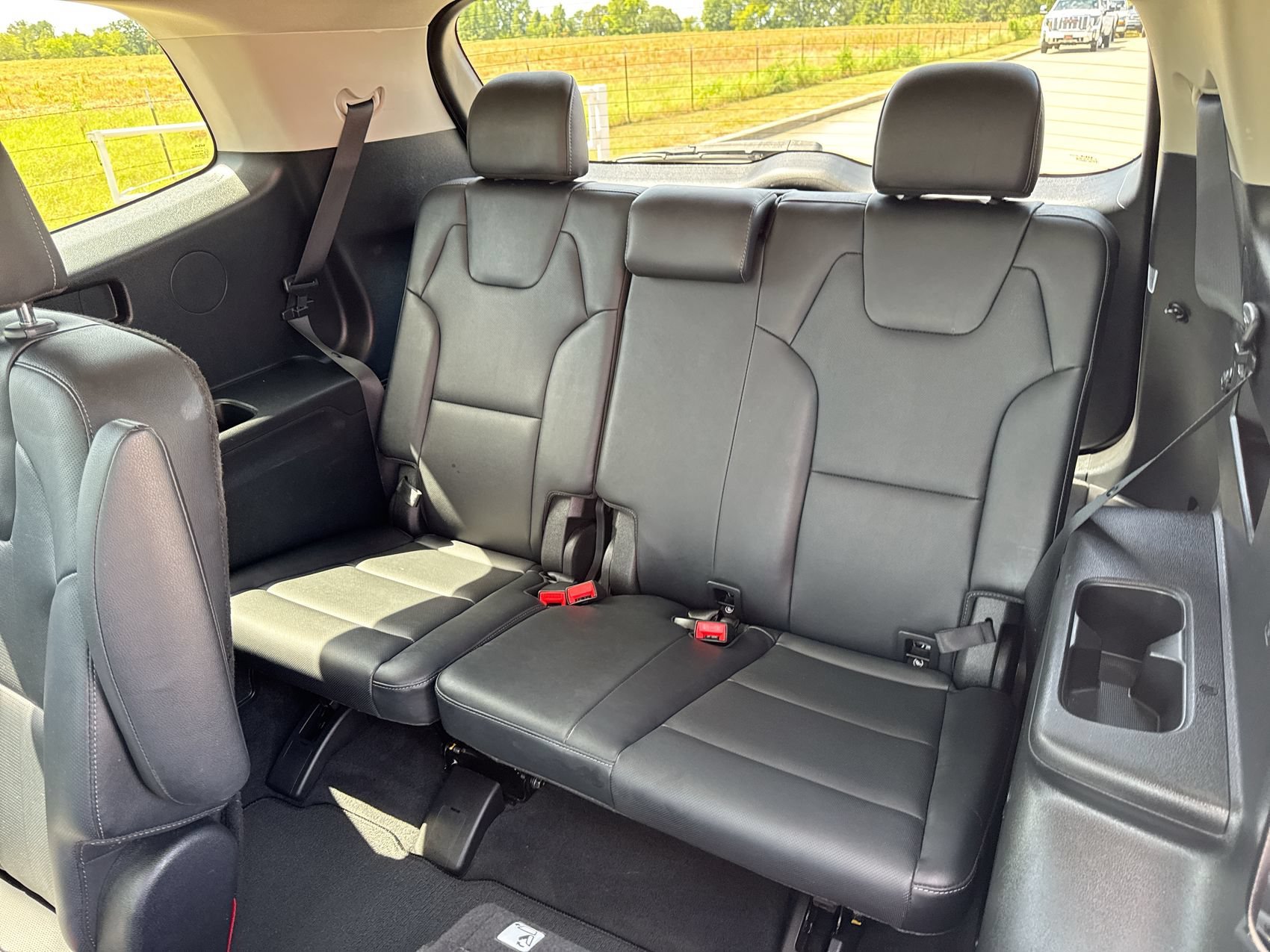 Used 2022 Glacial White Pearl Kia EX image 21