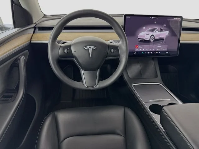 Used 2023  Tesla Long Range image 22