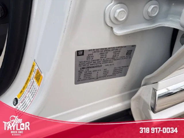 Used 2022 White Buick Avenir image 35