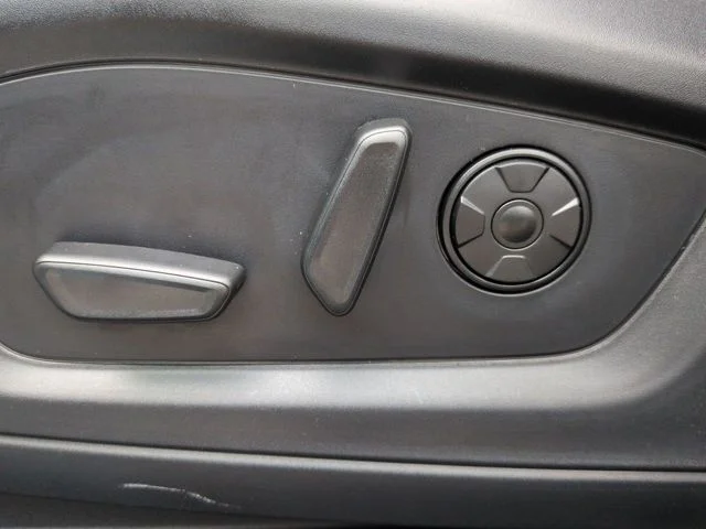 New 2026 Star White Metallic Tri-Coat Ford Platinum™ image 23