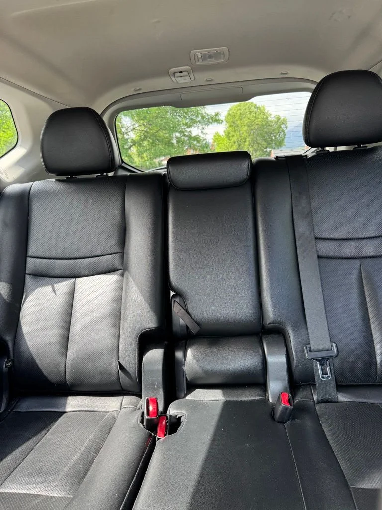 Used 2018 Blue Nissan SL image 11