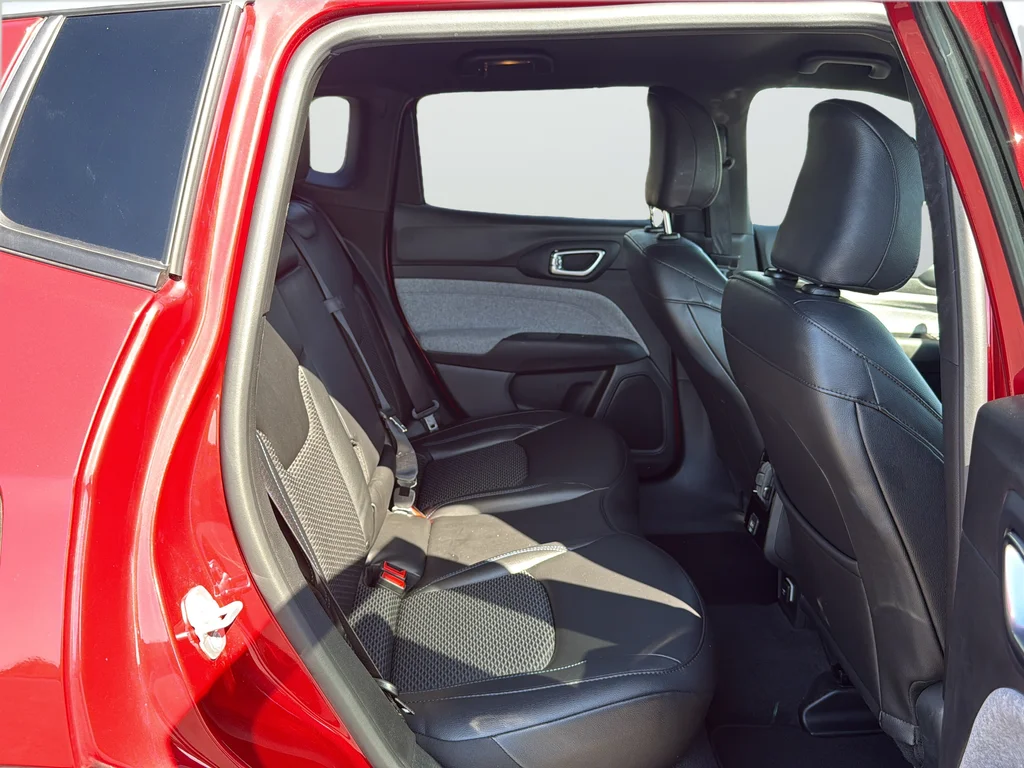 Used 2025 Red Jeep Latitude image 14