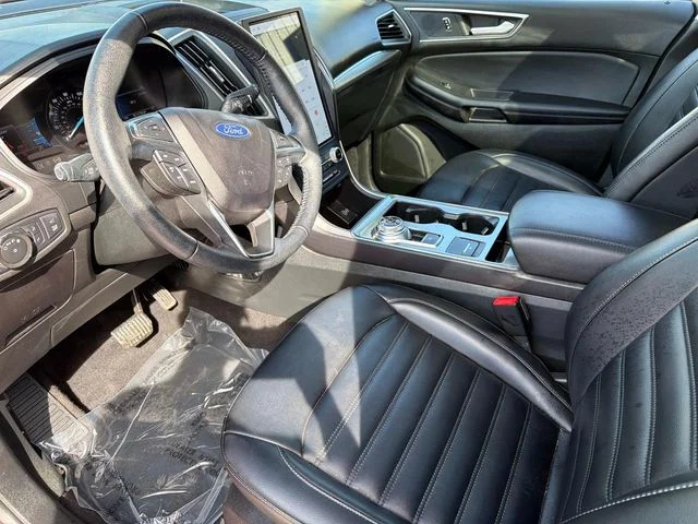 Used 2022 Red Ford SEL image 23