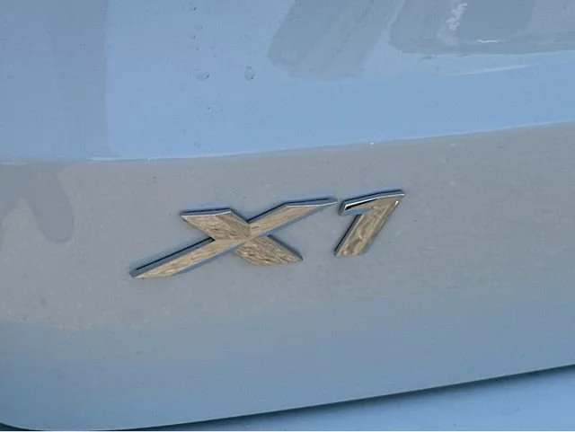 Used 2023 White BMW xDrive28i image 15