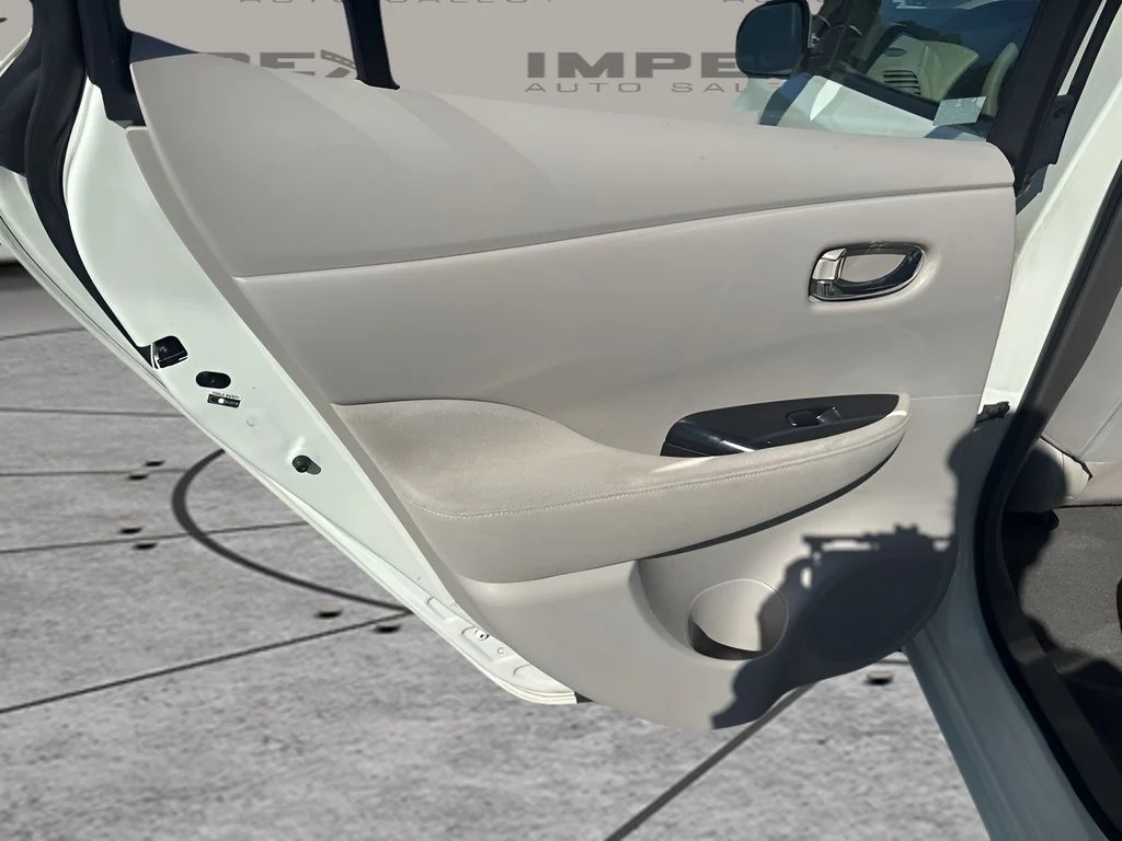 Used 2012 White Nissan SV image 25