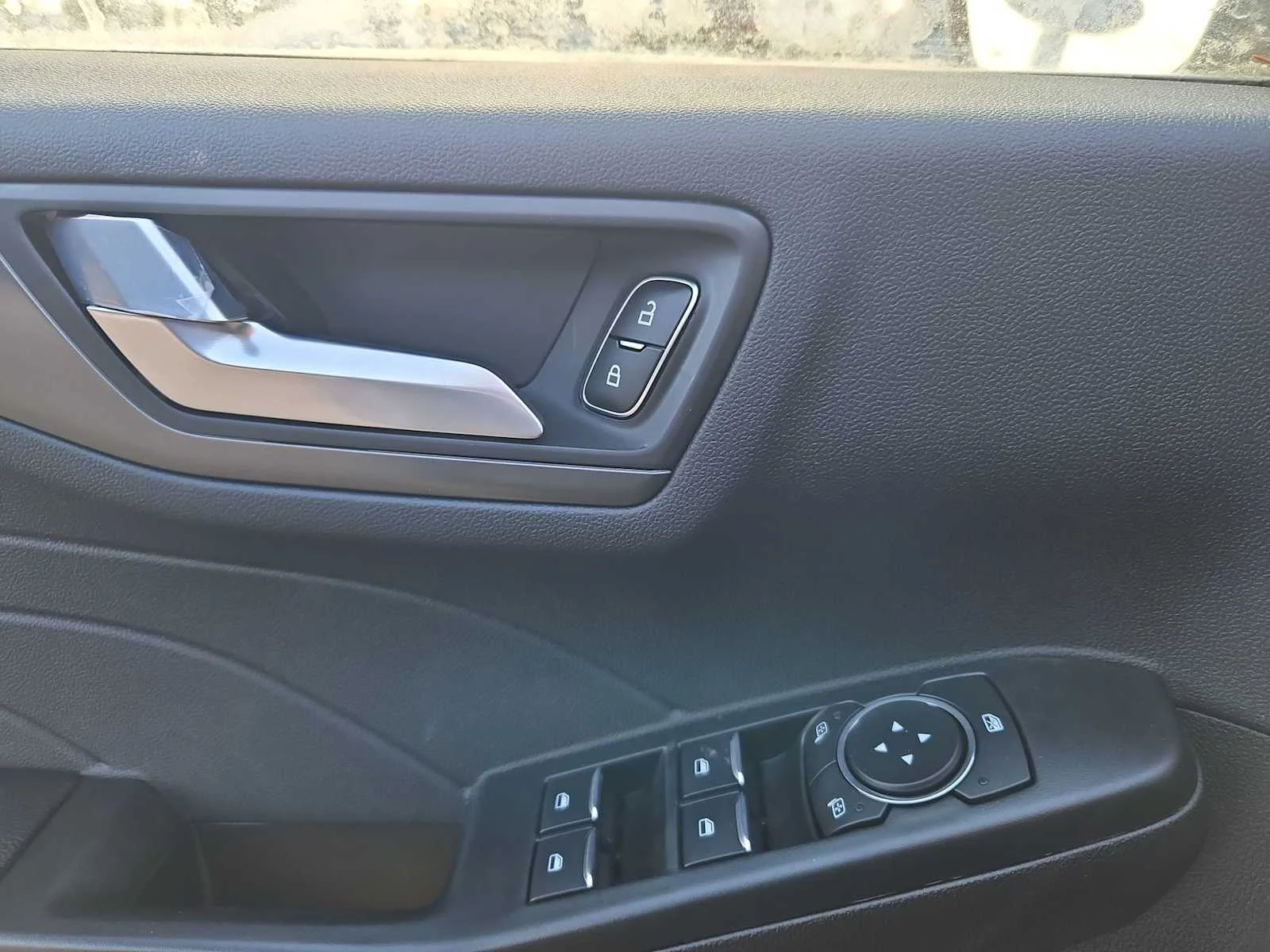 2025 Ford Escape Plug-in hybrid PHEV - Photo 11