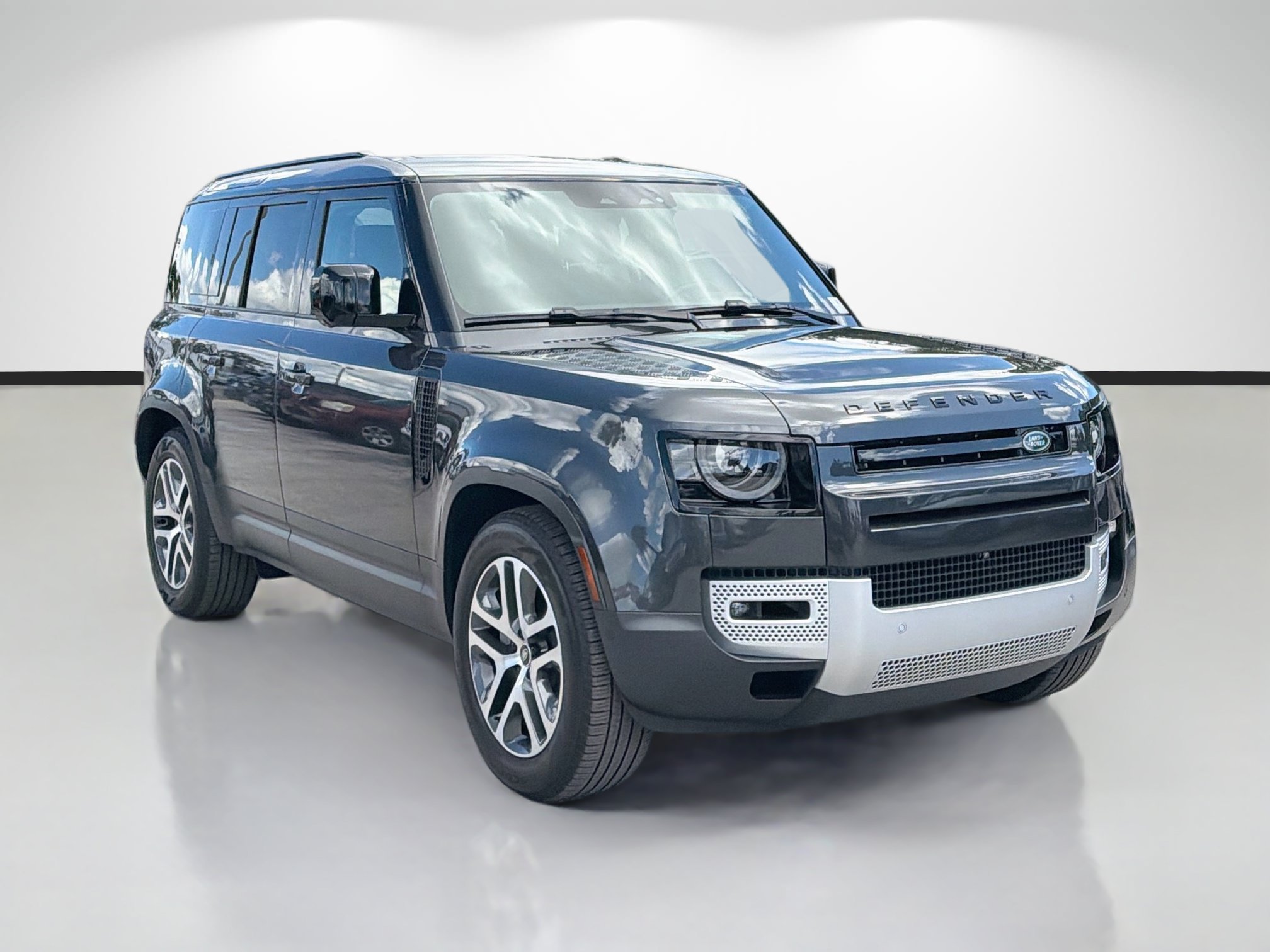 Used 2025 Carpathian Grey Premium Metallic Land Rover S image 7
