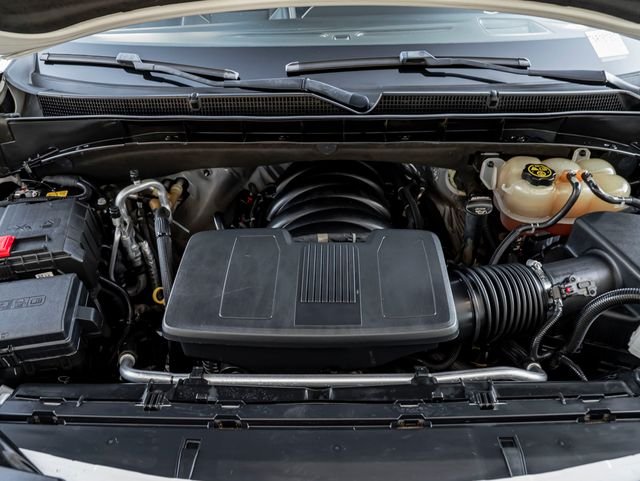 Used 2022 Crystal White Tricoat Cadillac Sport image 38