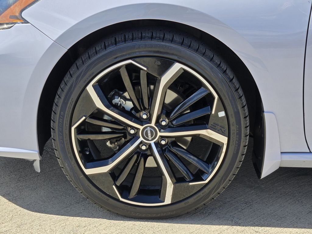 Used 2024 Gray Nissan 2.5 SR image 8