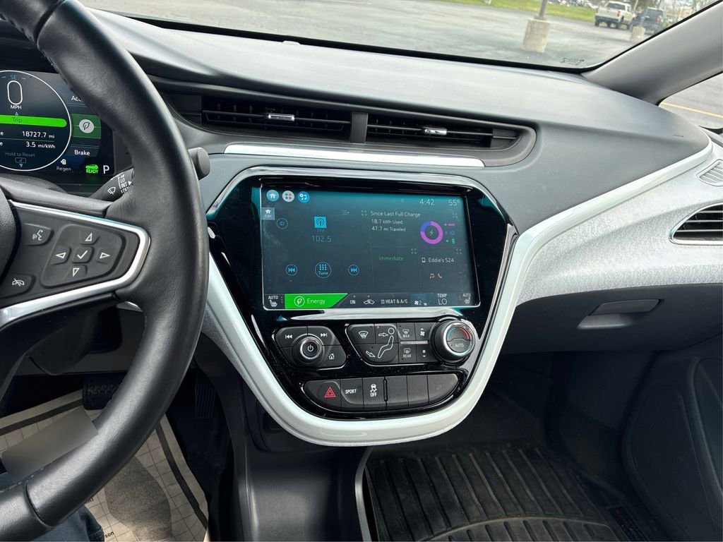 Used 2017 Includes (TUS) Black grille. Chevrolet LT image 24
