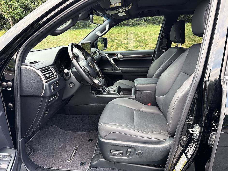 Used 2023 Onyx Black Lexus GX 460 Premium image 11