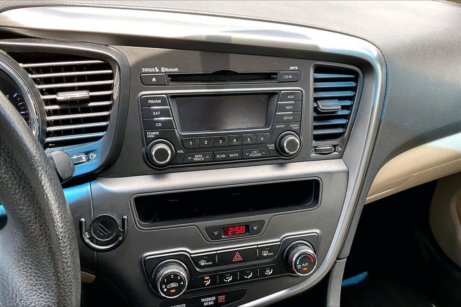 Used 2012 Satin Metal Kia LX image 29