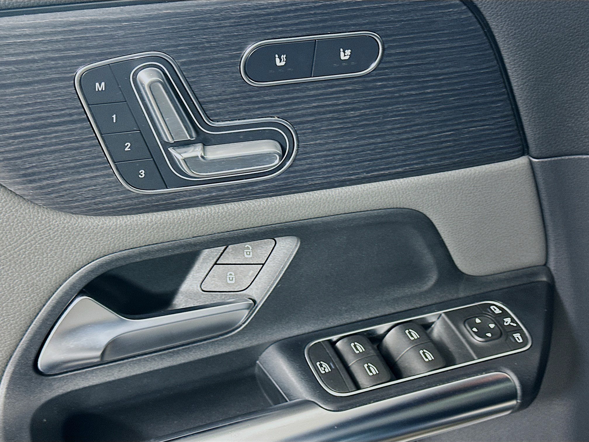 Used 2022 Denim Blue Metallic Mercedes-Benz GLA 250 image 14
