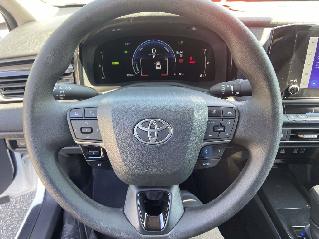 2025 Toyota Camry LE - Photo 33