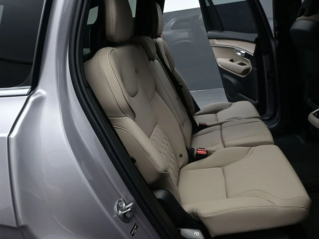 New 2026 Aurora Silver Volvo Plus image 19