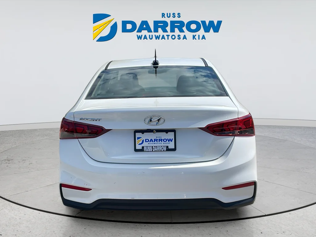 Used 2022 White Hyundai SEL image 4