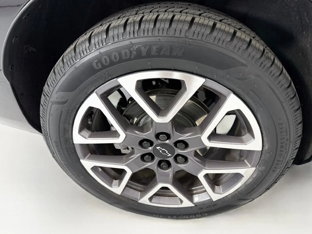 Used 2023 Gray Chevrolet RS image 32