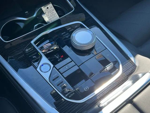 2026 BMW X7 40i - Photo 14