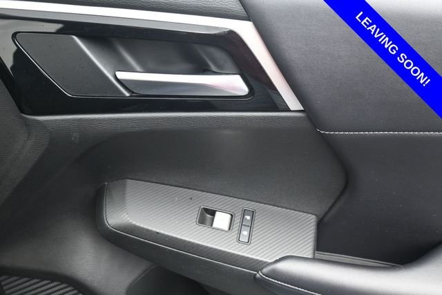 Used 2024  Mitsubishi SE image 28