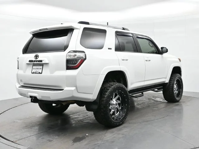 Used 2019 Super White Toyota SR5 image 7