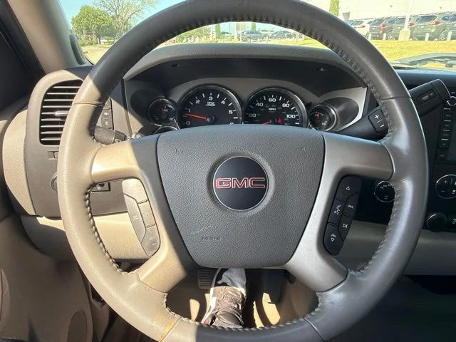 Used 2013 Silver GMC SLE image 13