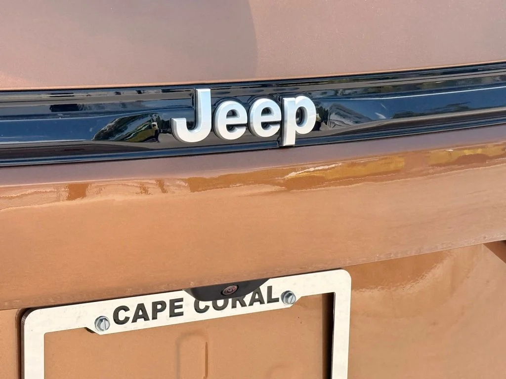 New 2026 Copper Shino Metallic Clear-Coat Exterior Paint Jeep Limited image 31