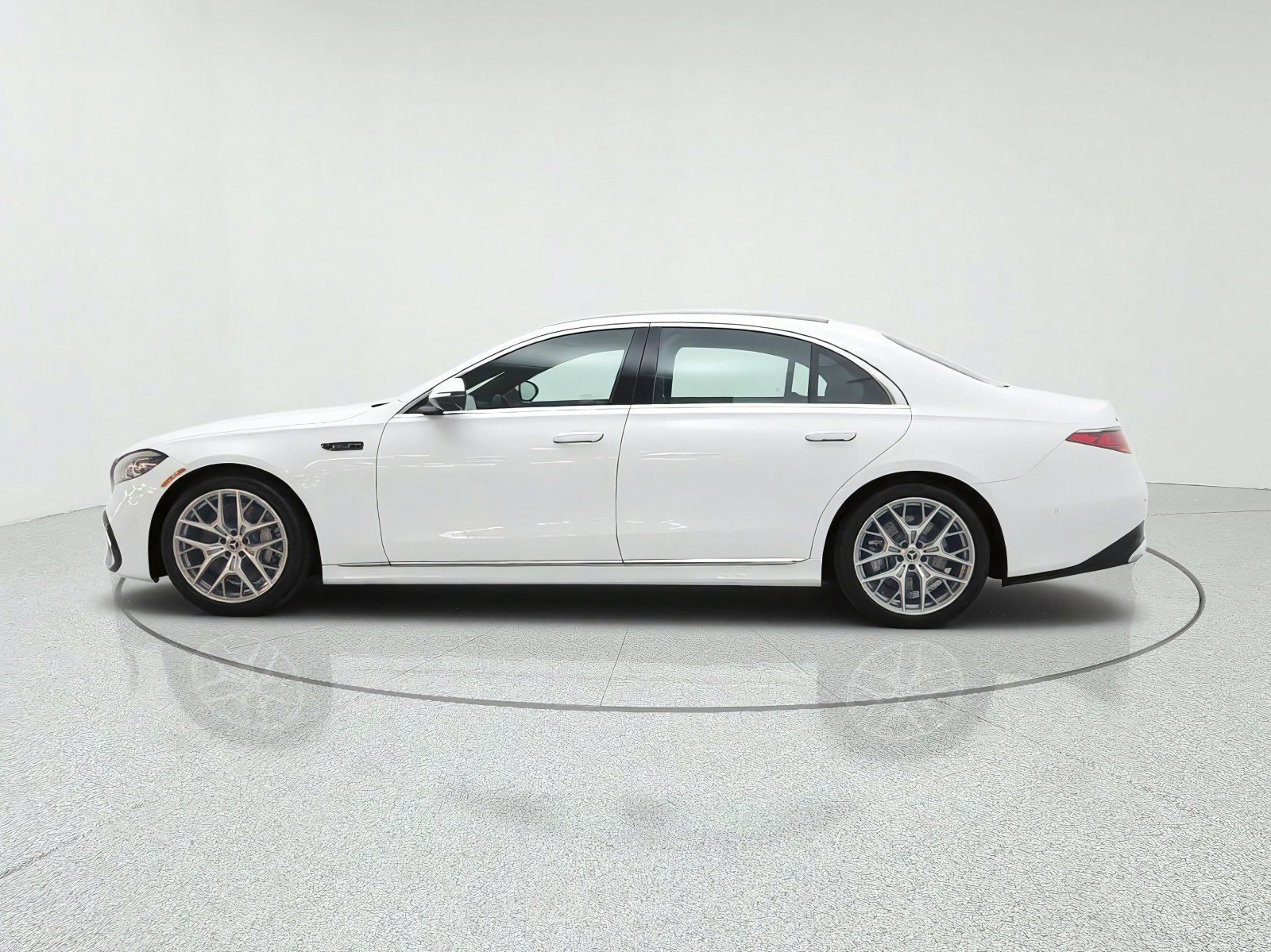 New 2027 MANUFAKTUR Moonlight White Metallic Mercedes-Benz S 580 4MATIC® Sedan image 29