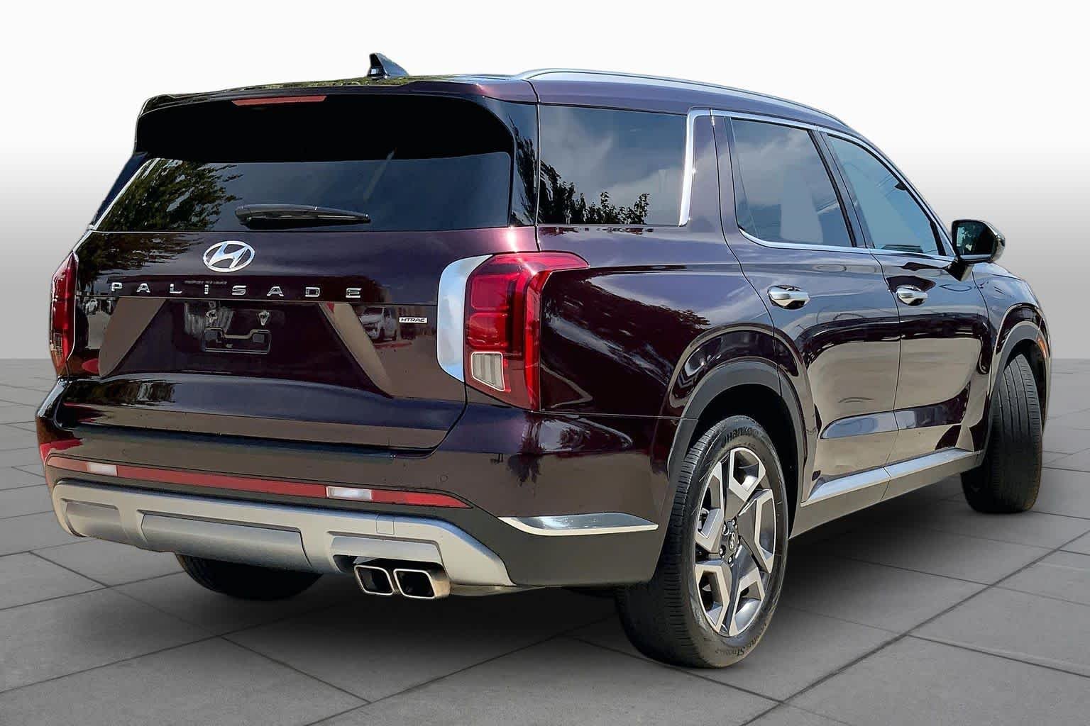 Certified Used 2023 Sierra Burgundy Hyundai Limited image 13