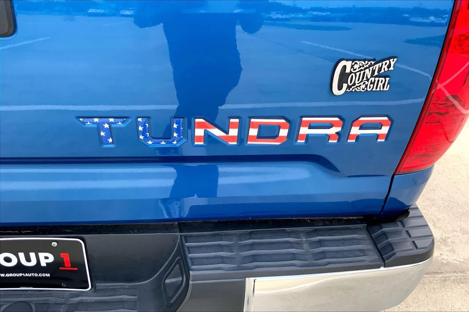 Used 2018 Blazing Blue Pearl Toyota SR5 image 10