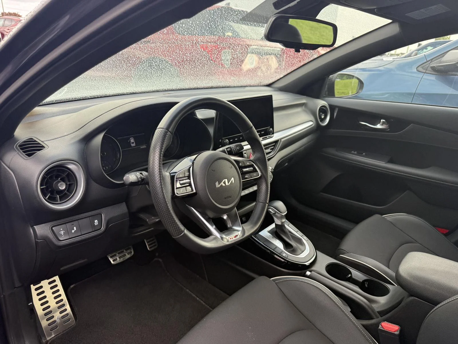 Used 2023 Gravity Gray Kia GT-Line image 4