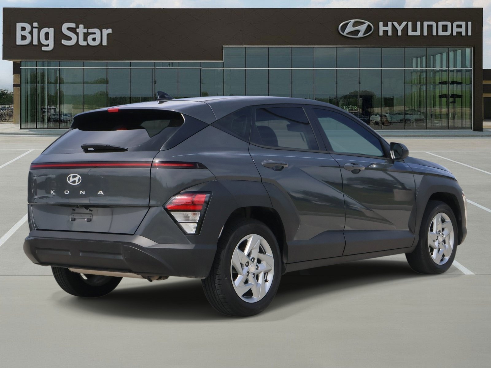 Used 2024 Ecotronic Gray Pearl Hyundai SE image 4