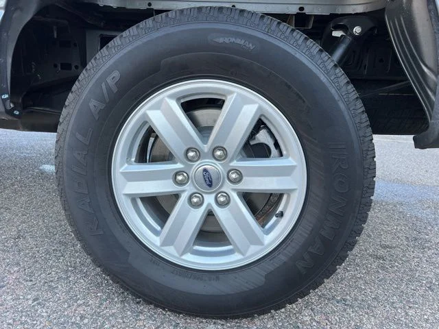 Used 2023 Gray Metallic Ford XLT image 33