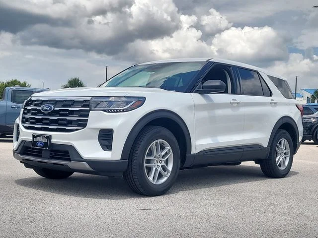 New 2026 White Metallic Ford Active image 32