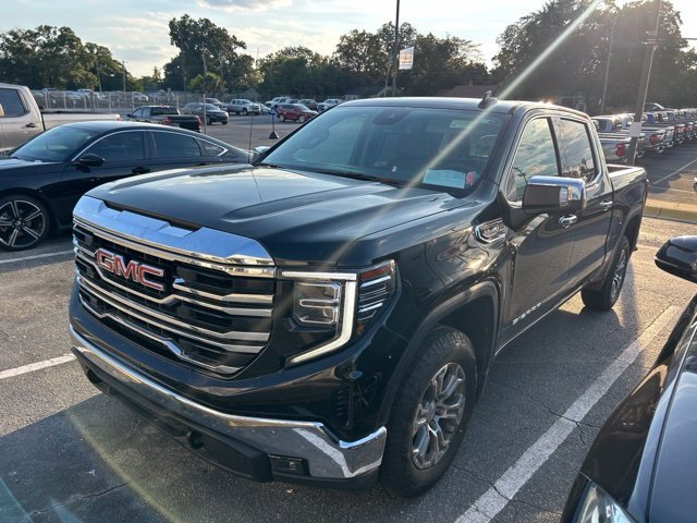 Used 2024 Black GMC SLT image 2