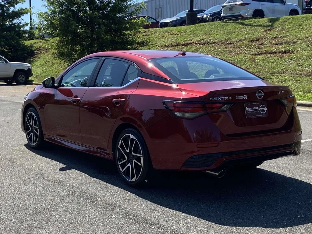 2025 Nissan Sentra SR - Photo 5
