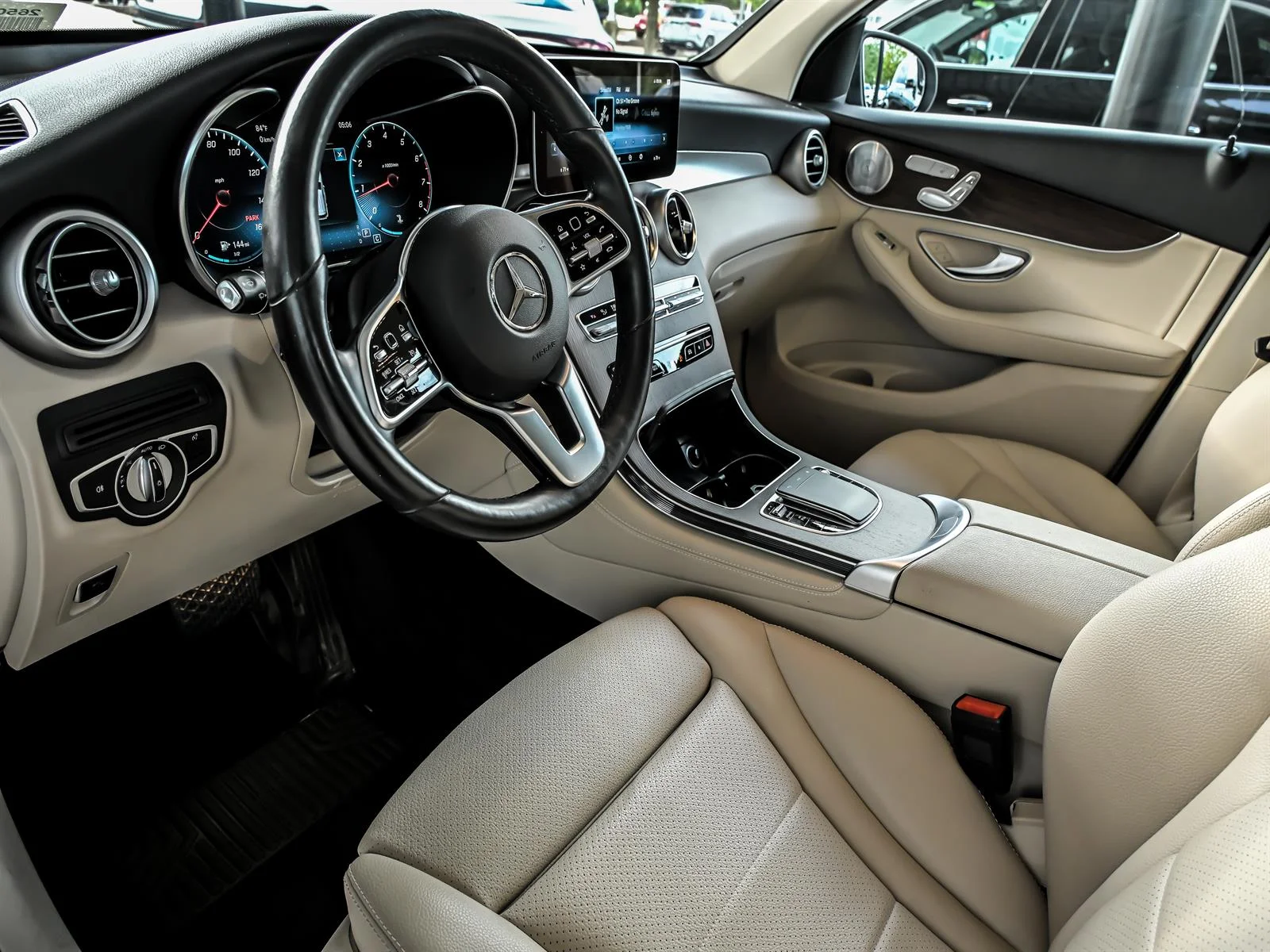 Used 2020 Blue Mercedes-Benz GLC 300 4MATIC® image 12